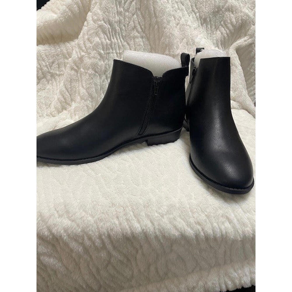 Size 10 - Journee Collection Ellis boot - black - NWT - RETAILS $214 - Picture 3 of 4